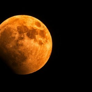 Guía para disfrutar y fotografiar el eclipse total de Luna este domingo