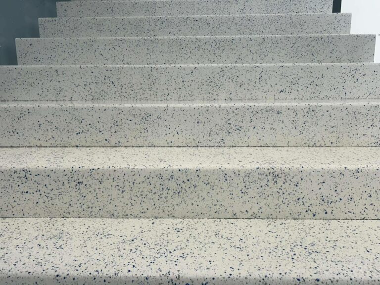 Soluciones de pavimentación técnica para industrias, comercios y espacios decorativos