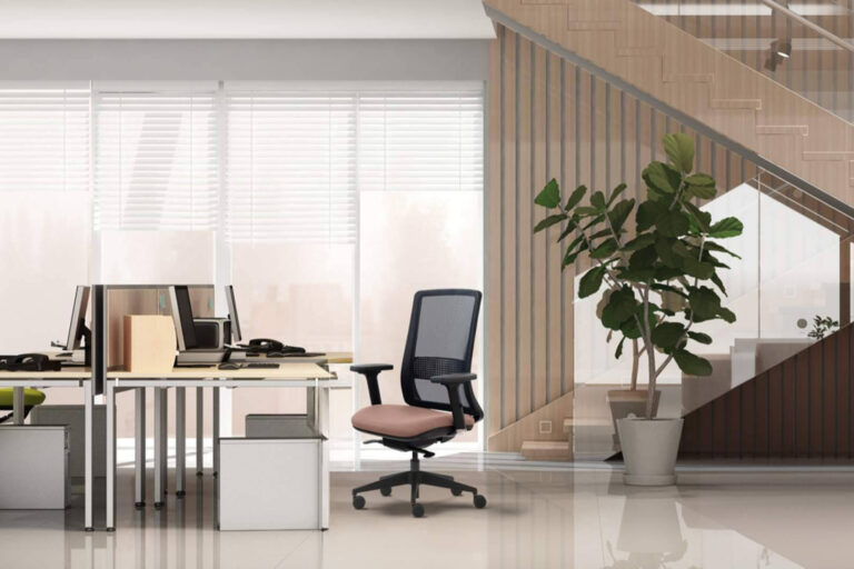 Mobiliario ergonómico y salud laboral; la clave para equipos más productivos y motivados