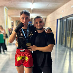 Golpe de autoridad en kickboxing; Mikel Castro, campeón, y Alejandro Vizcaíno logra una épica plata en la Stars League