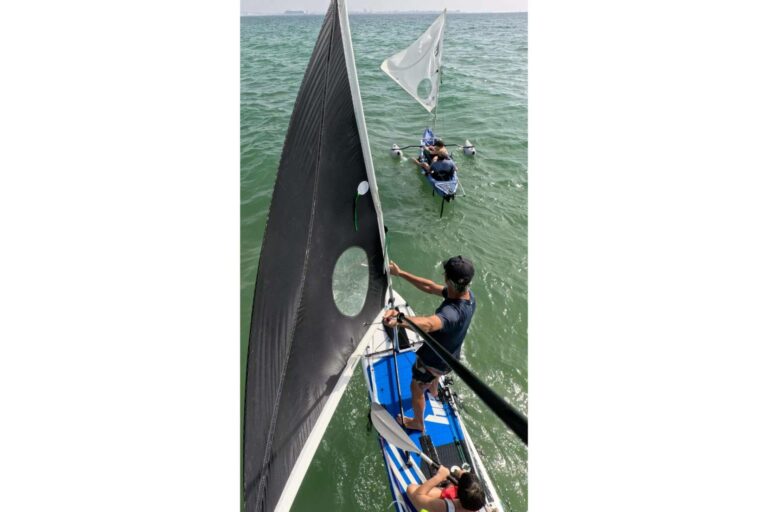 EOLA impulsa la práctica de deportes náuticos con su innovador sistema de vela para kayaks y paddle surf