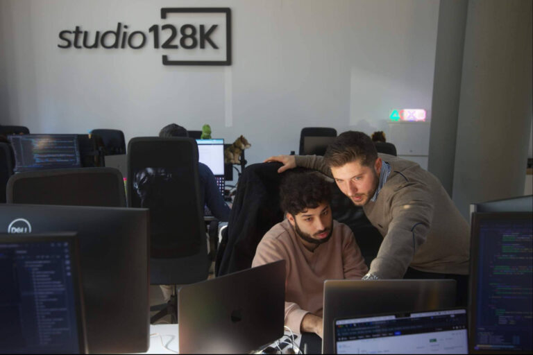 Nuevas soluciones en desarrollo de software a medida fortalecen la competitividad empresarial