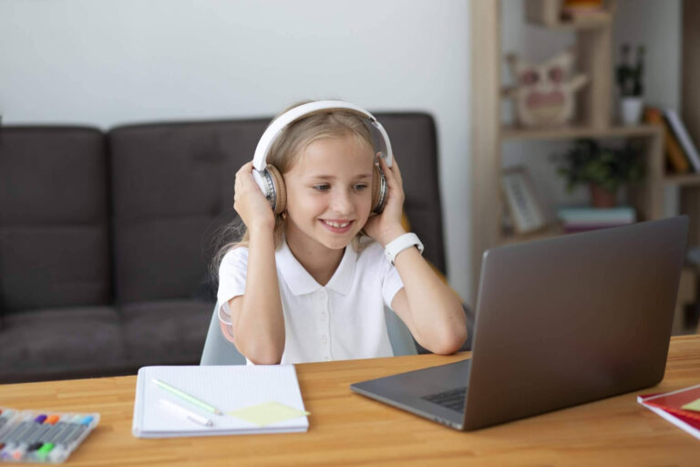 ¿Ahorrar con las clases online de inglés para niños? Vibenglish ha encontrado la fórmula
