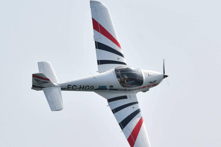 Volar para crecer, el curso piloto de ultraligero de Asturfly combina formación y bienestar emocional