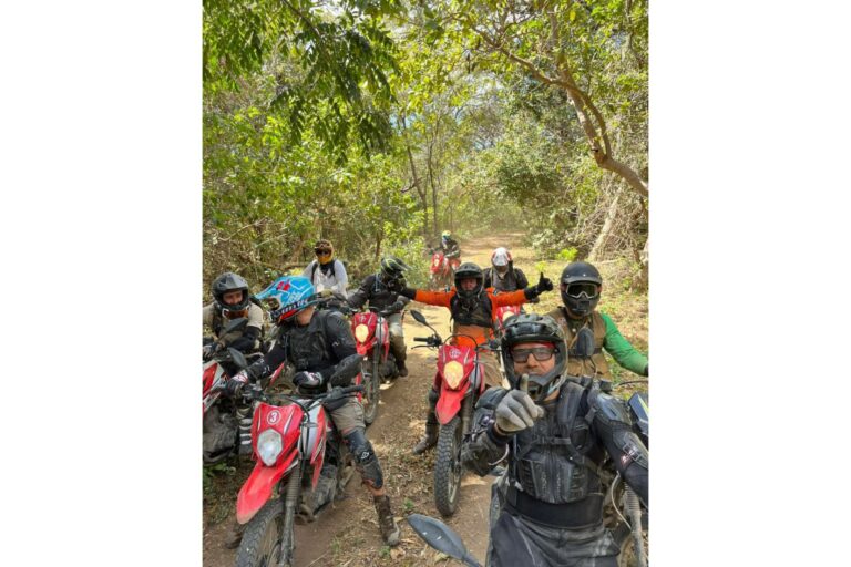 Nicaragua en moto; una travesía entre volcanes, selvas y caminos rurales con Motorbeach Viajes