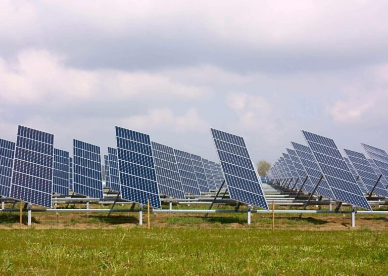 Con la solar como primera fuente en la UE, despega la instalación paneles solares en Zaragoza