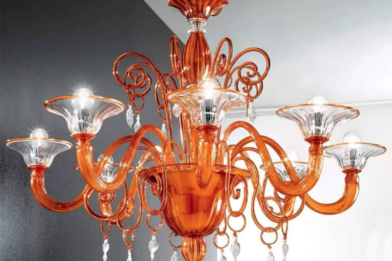 Lujo en suspensión; Venice Arte refuerza su apuesta por las lámparas de cristal de Murano personalizadas
