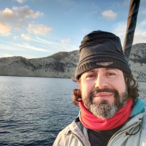 Ángel Talavera Castellanos publica La lechera que no rompió el cántaro, un ensayo autobiográfico sobre ahorro, inversión y libertad financiera al alcance de cualquiera