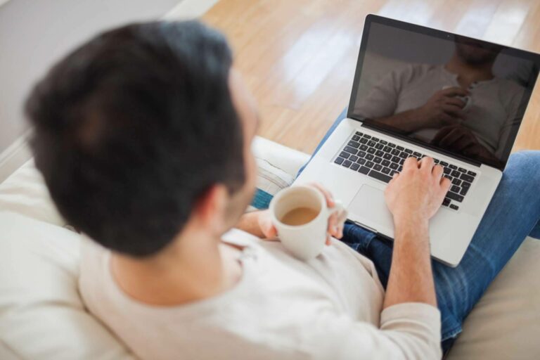 Modelos digitales como Devuelving transforman el panorama de las franquicias online en España