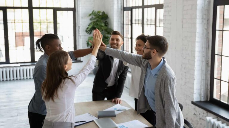Bienestar corporativo y clima laboral, una relación clave para la salud organizacional