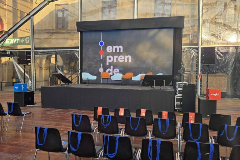 Alquiler profesional de equipos audiovisuales para eventos corporativos con ASB Audiovisuals