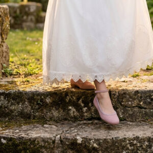 Adiós a la rigidez; Claves para elegir un zapato de comunión elegante y cómodo este 2026