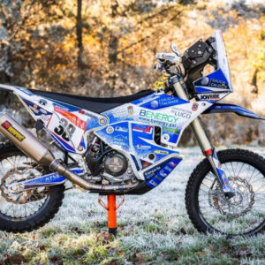 ADHESIVOSEMBARRADOS presenta su gama de plásticos y adhesivos para moto con diseño personalizado