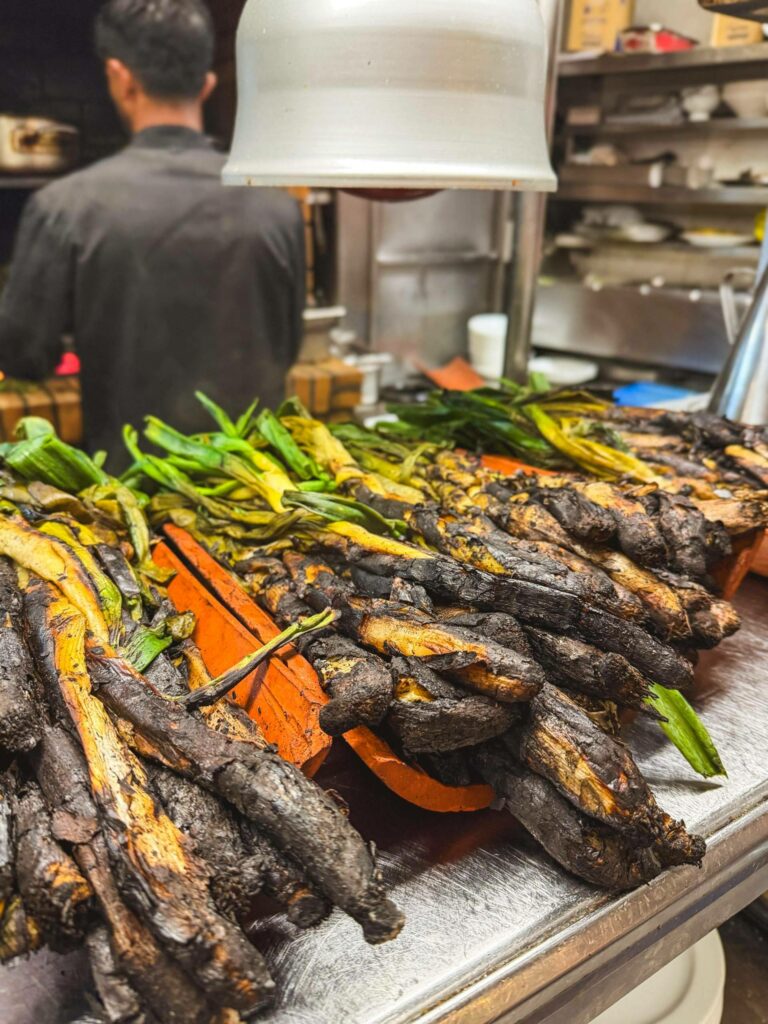Pasa Tapas acerca la calcotada Barcelona al centro; menús tradicionales de calçots para compartir