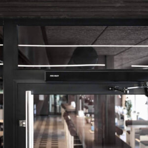 Puertas automáticas eficientes y seguras para el sector hospitality; la experiencia de ASSA ABLOY Entrance
