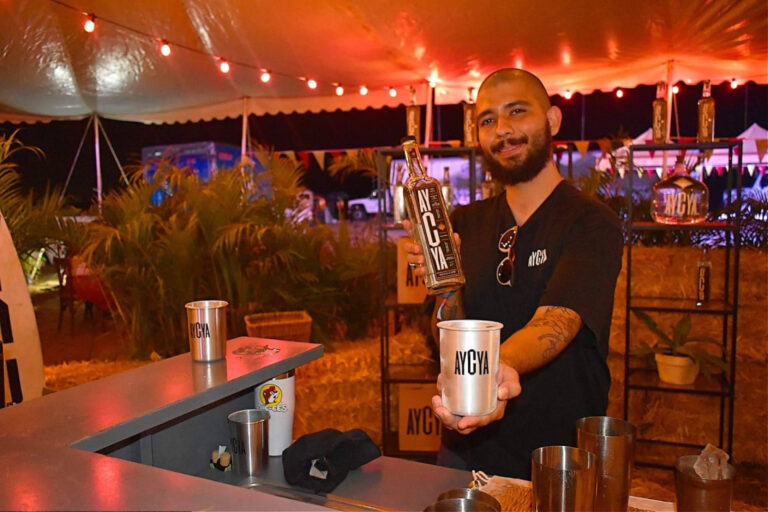 Circo Agave 2026; música, circo y celebración junto al mar