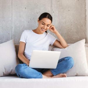 Ventajas reales de comprar sofás online; variedad, comodidad y mejores decisiones