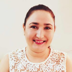 Melissa Calle convierte el desamor en palabra; un viaje poético hacia la dignidad en Solo a veces.