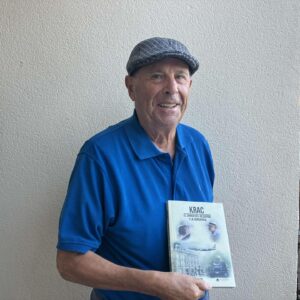 Eugenio J. Marín firma Krac. El sonido del recuerdo y la conciencia, una novela de atracos, amor feroz y memoria.