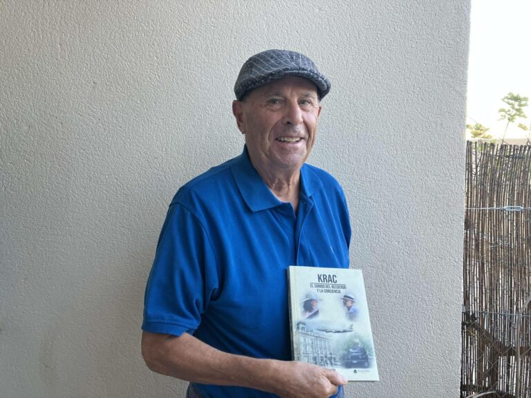 Eugenio J. Marín firma Krac. El sonido del recuerdo y la conciencia, una novela de atracos, amor feroz y memoria.