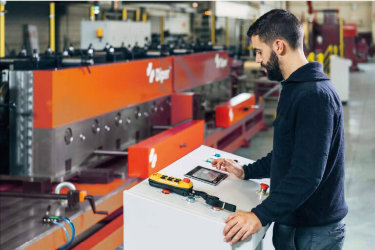 Diper Maquinaria impulsa la Industria 4.0 en líneas de perfilado con monitorización en tiempo real