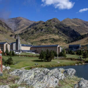 Primavera 2026; destinos y hoteles para una escapada perfecta