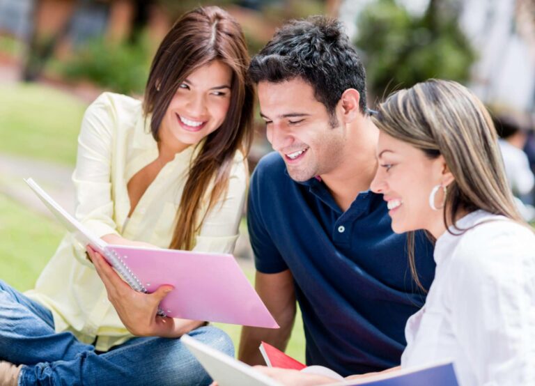 UNISEB reúne más de 30 programas formativos online en másteres propios con enfoque flexible