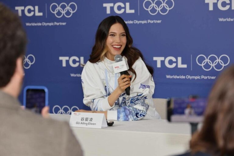 TCL felicita a su embajadora global de marca, Eileen Gu, por su histórica actuación en Milano Cortina 2026