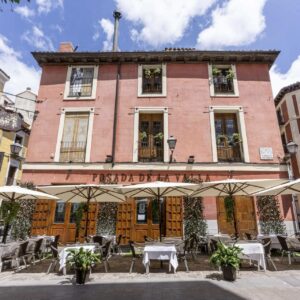 Posada de la Villa desde 1642; casi cuatro siglos asando cordero en el Madrid de los Austrias