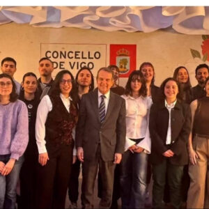 Jóvenes diseñadores de joyas crean los trofeos artesanales del Concurso Internacional de la Camelia
