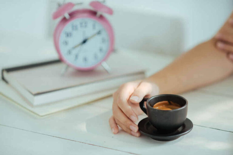 Por qué el café de la mañana está en el punto de mira de la ciencia
