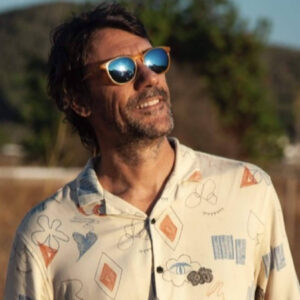 Jorge Sánchez de la Campa debuta en la novela con ´100 años de conexiones; El viaje´