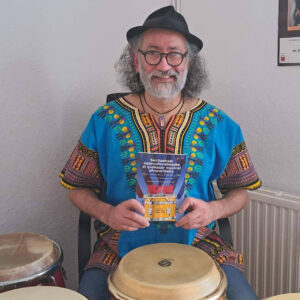 Juan José Vélez Peña publica ´Sentipensar interculturalmente el quehacer musical afrocaribeño´