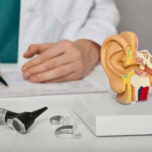 La experiencia clínica en audiología importa; por qué adaptar audífonos exige evaluación, verificación y seguimiento (más allá del dispositivo)