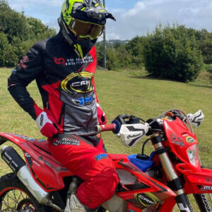 ADHESIVOSEMBARRADOS refuerza su tienda online con nuevos adhesivos personalizados para motos y equipamiento off-road