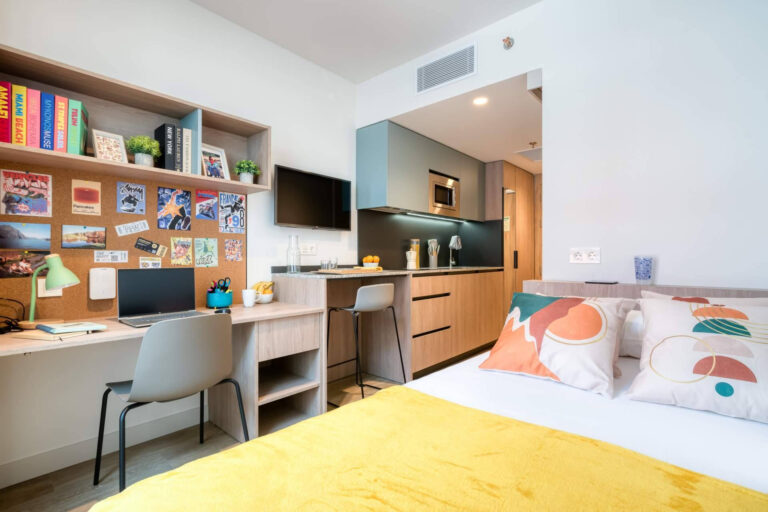 Livensa Living Barcelona Parallel; comodidad y servicios premium para estudiantes