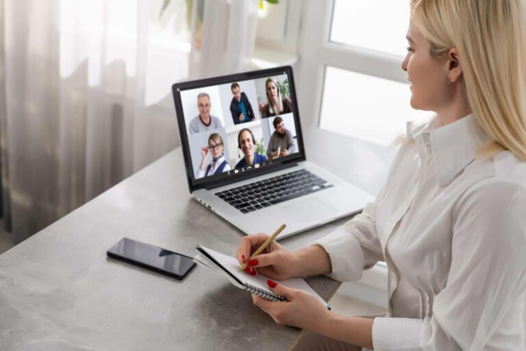 15 minutos al día redefinen el máster online en la formación de alta dirección