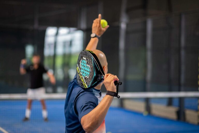 Estudiantes del MBA de ESIE participan en un torneo de pádel que refuerza los vínculos académicos