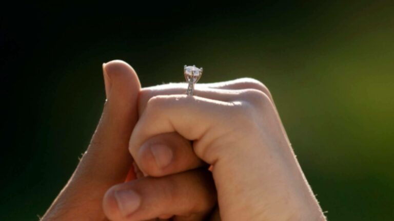 Las tendencias en anillos de compromiso y alianzas anticipan una temporada marcada por la exclusividad