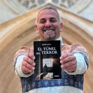 Eloy Rivero Lora convierte una experiencia límite en relato con su autobiografía 'El túnel del terror'