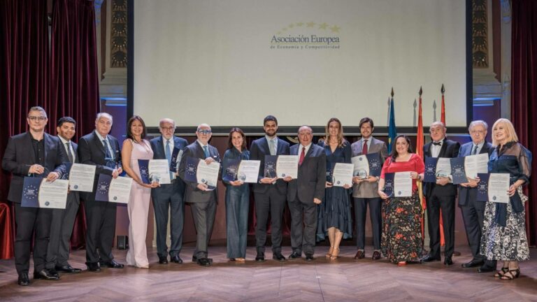Éxito y rigor científico en la IV Edición de los Premios Pasteur de la AEDEEC