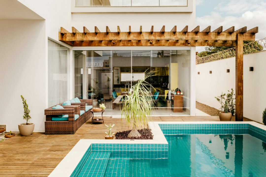 Piscinas pequeñas de obra en Madrid: una solución inteligente para espacios reducidos