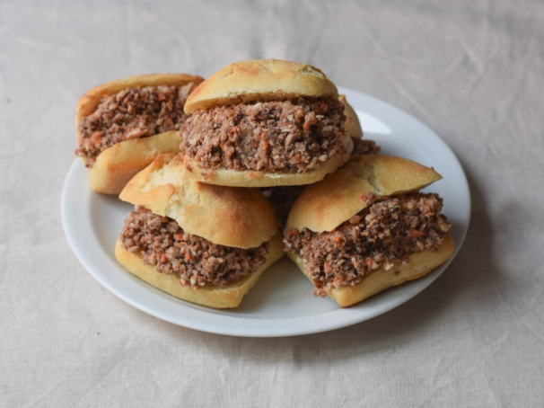 Sevilla celebra el día mundial de la tapa entre clásicos: del adobo a la pringá