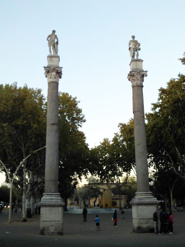 La asociación ADAHE señala al Ayuntamiento por los excesos durante el Orgullo en la Alameda
