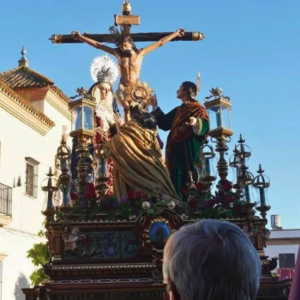 La hermandad de la Calle Real de Castilleja proyecta un nuevo mantolín bordado para san juan evangelista