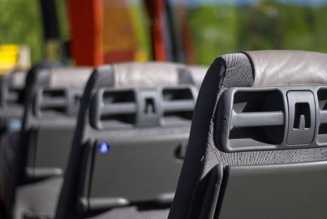 Renfe despliega 240 autobuses y 80 taxis para el trayecto Sevilla-Zafra por obras