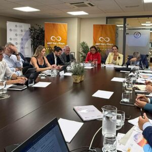 Los municipios de la AMT de Sol y Playa trasladan al Gobierno una hoja de ruta para reforzar el liderazgo turístico de España