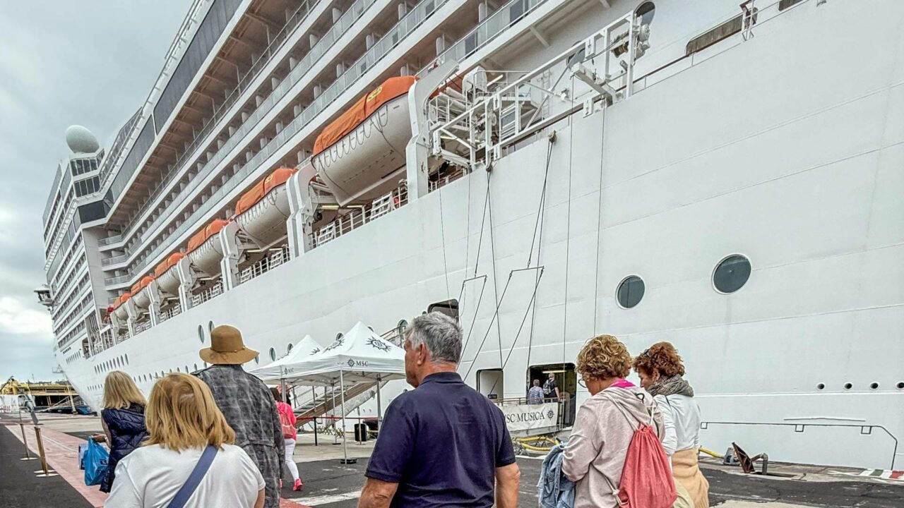 Por qué cada vez más viajeros cambian el apartamento turístico por un crucero