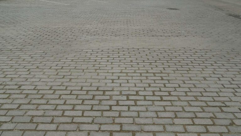 Adoquines.es reivindica la durabilidad de los adoquines como solución para calles y plazas