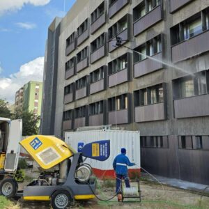 Galvañ Holding apuesta por la limpieza de fachadas con drones para reforzar la seguridad laboral